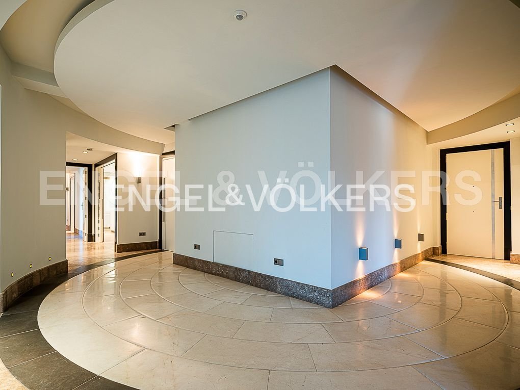 Apartment in Los Remedios, Seville, Spain 3 - 13144941