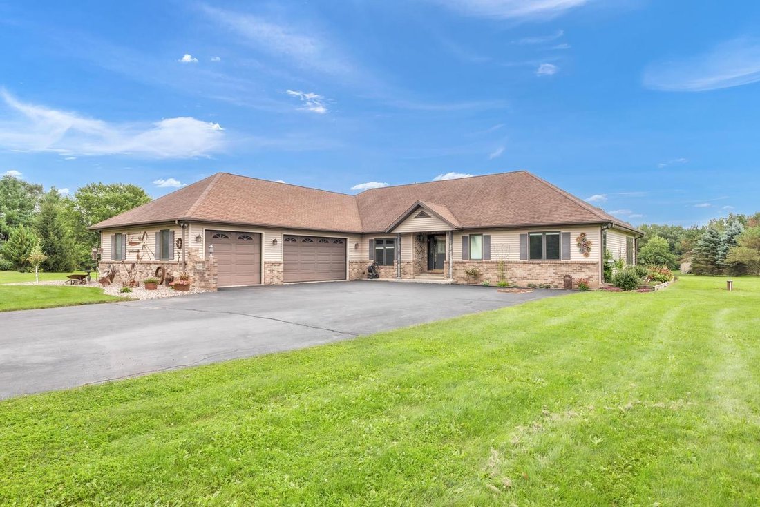 House in Lauderdale Lakes, Wisconsin, United States 3 - 18687054