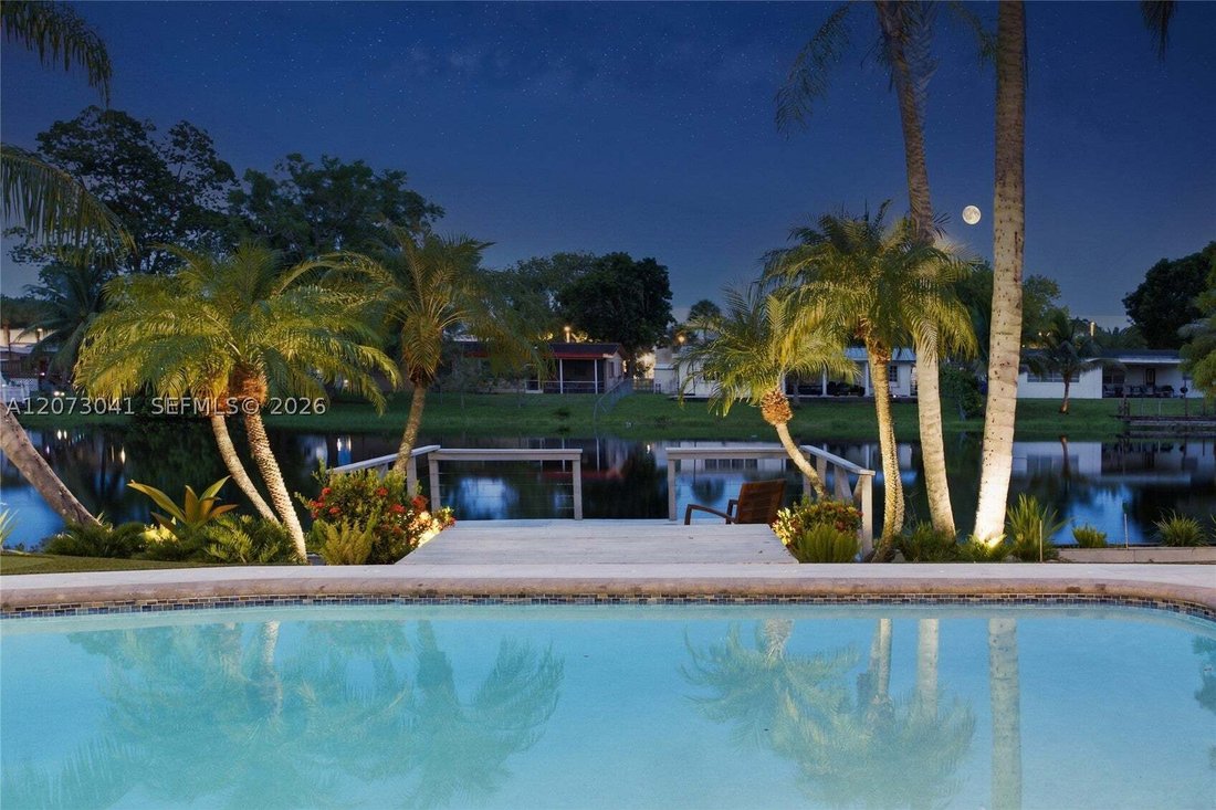 House in Pembroke Pines, Florida, United States 4 - 18689888