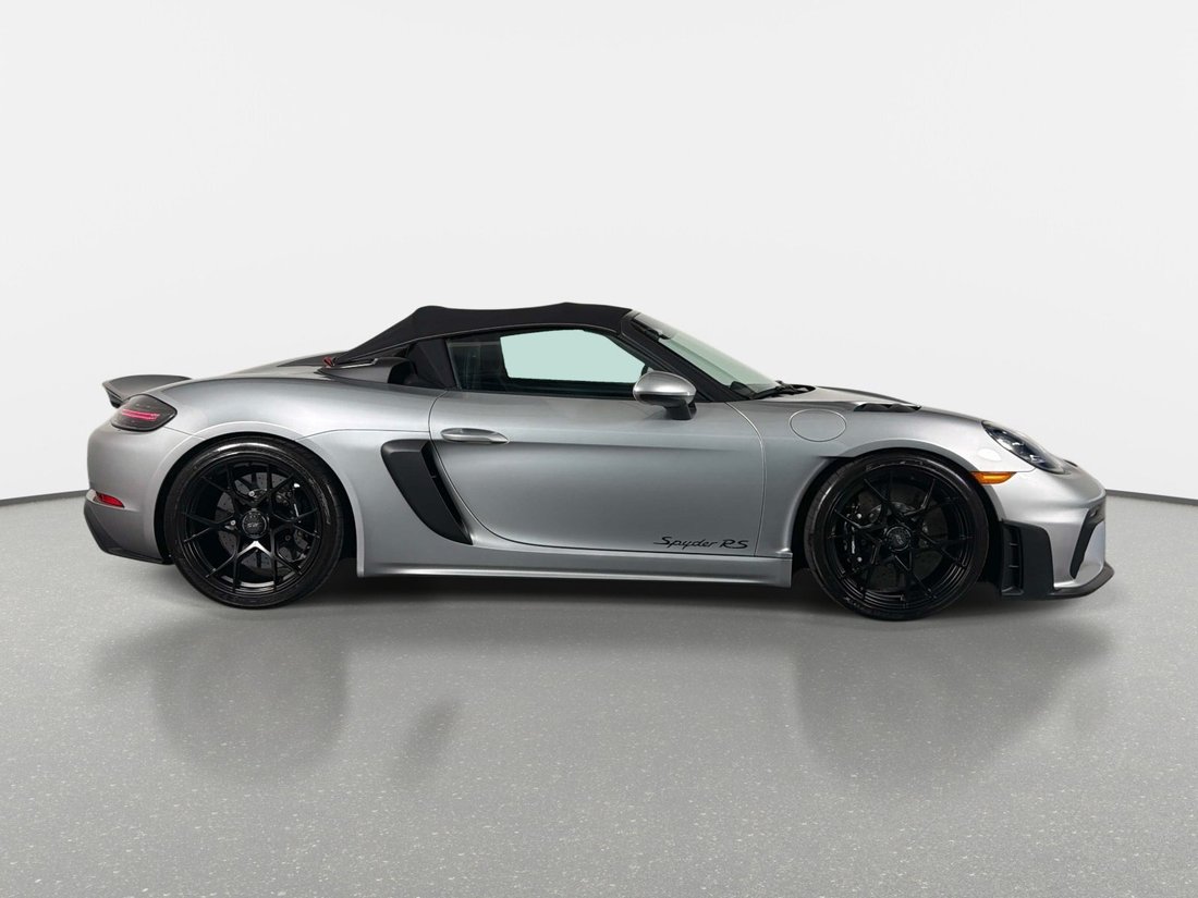 Cabriolet in Pompano Beach, FL, United States 2 - 18688232