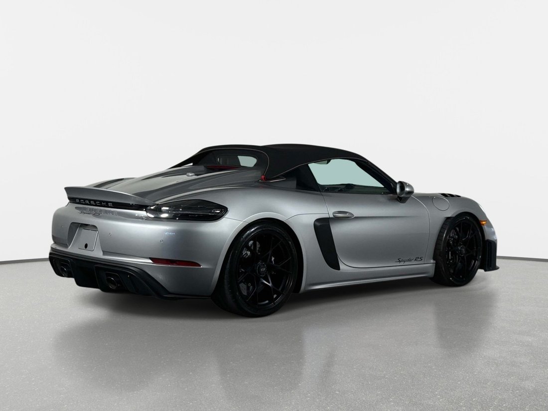 Cabriolet in Pompano Beach, FL, United States 3 - 18688232