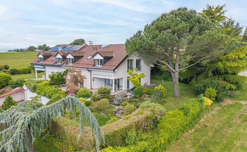 House in Denens, Vaud, Switzerland 1