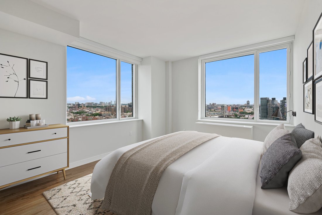 New York, New York, United States 5 - 18691044