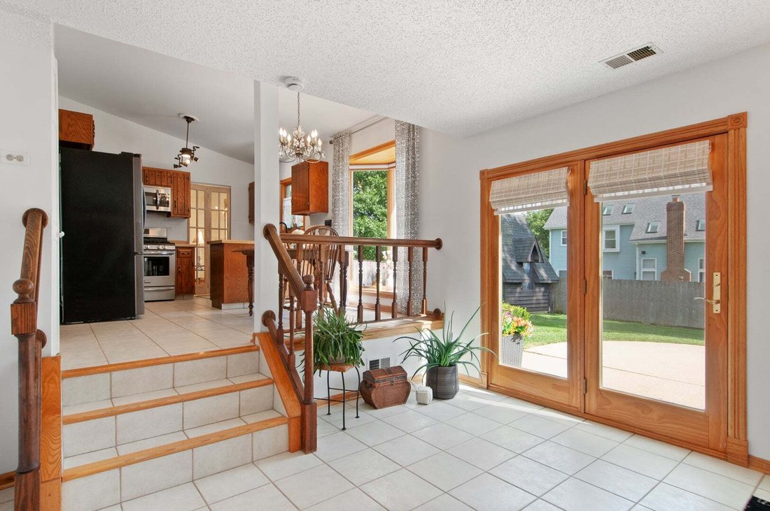 House in Bolingbrook, Illinois, United States 4 - 18690437