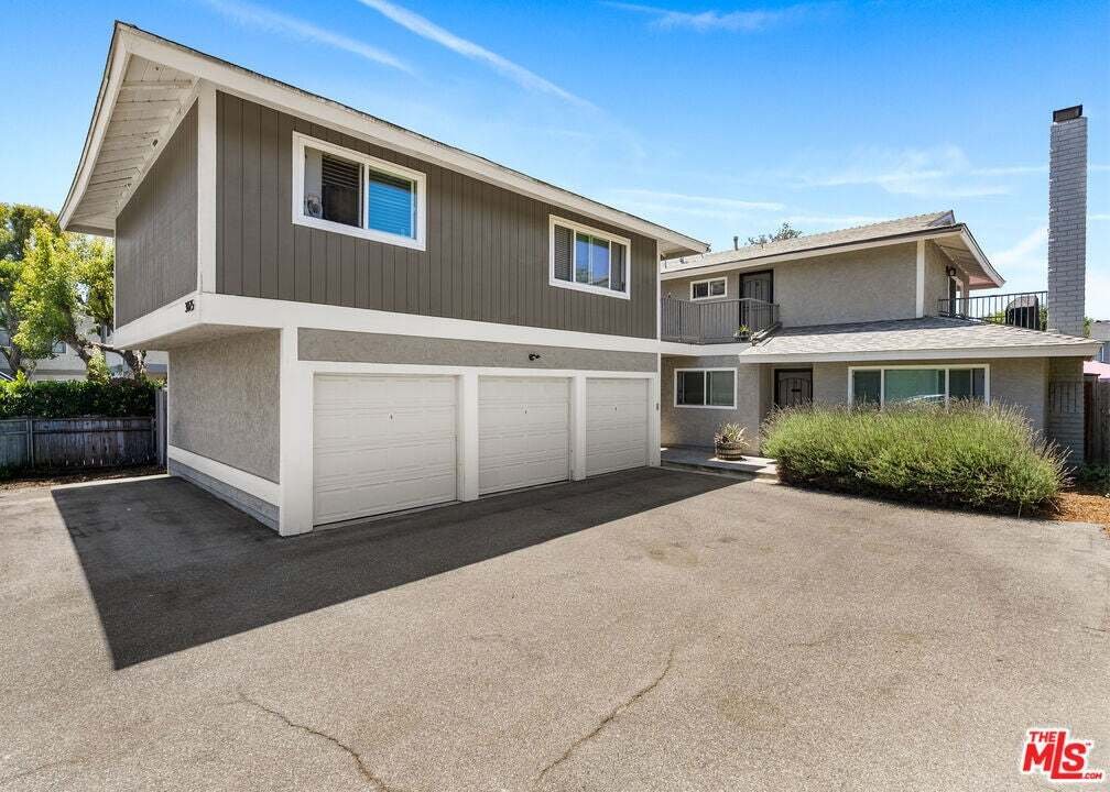 Costa Mesa, California, United States 2 - 18689814