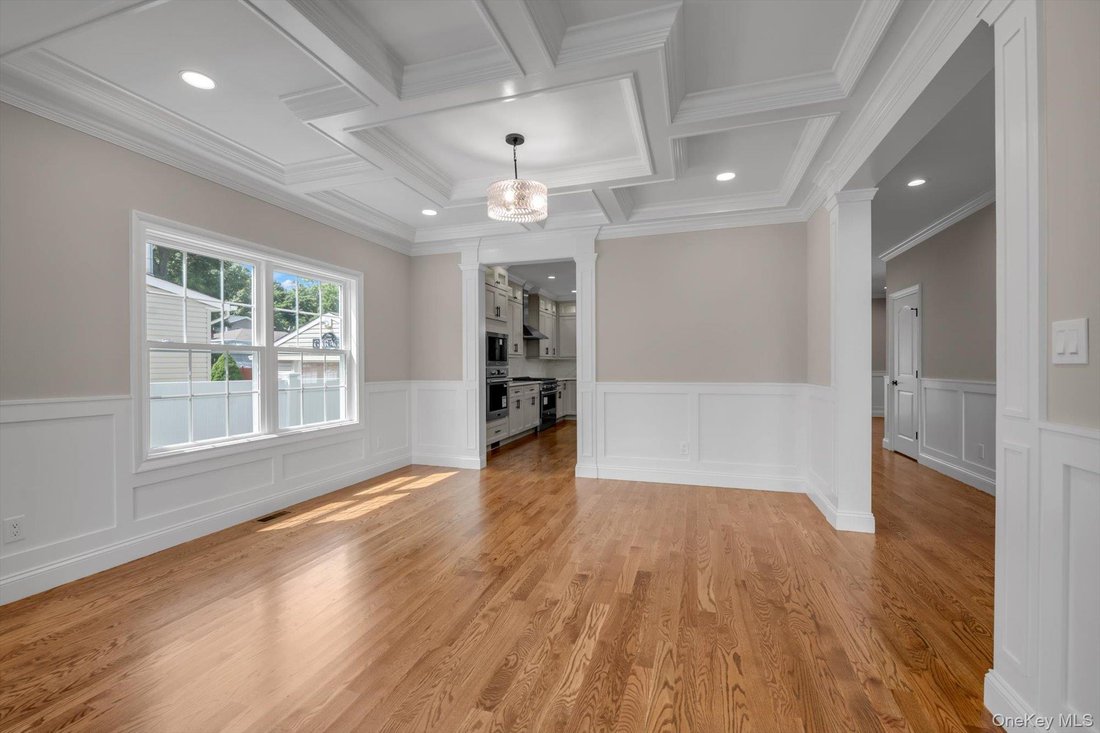 House in East Meadow, New York, United States 5 - 18655045