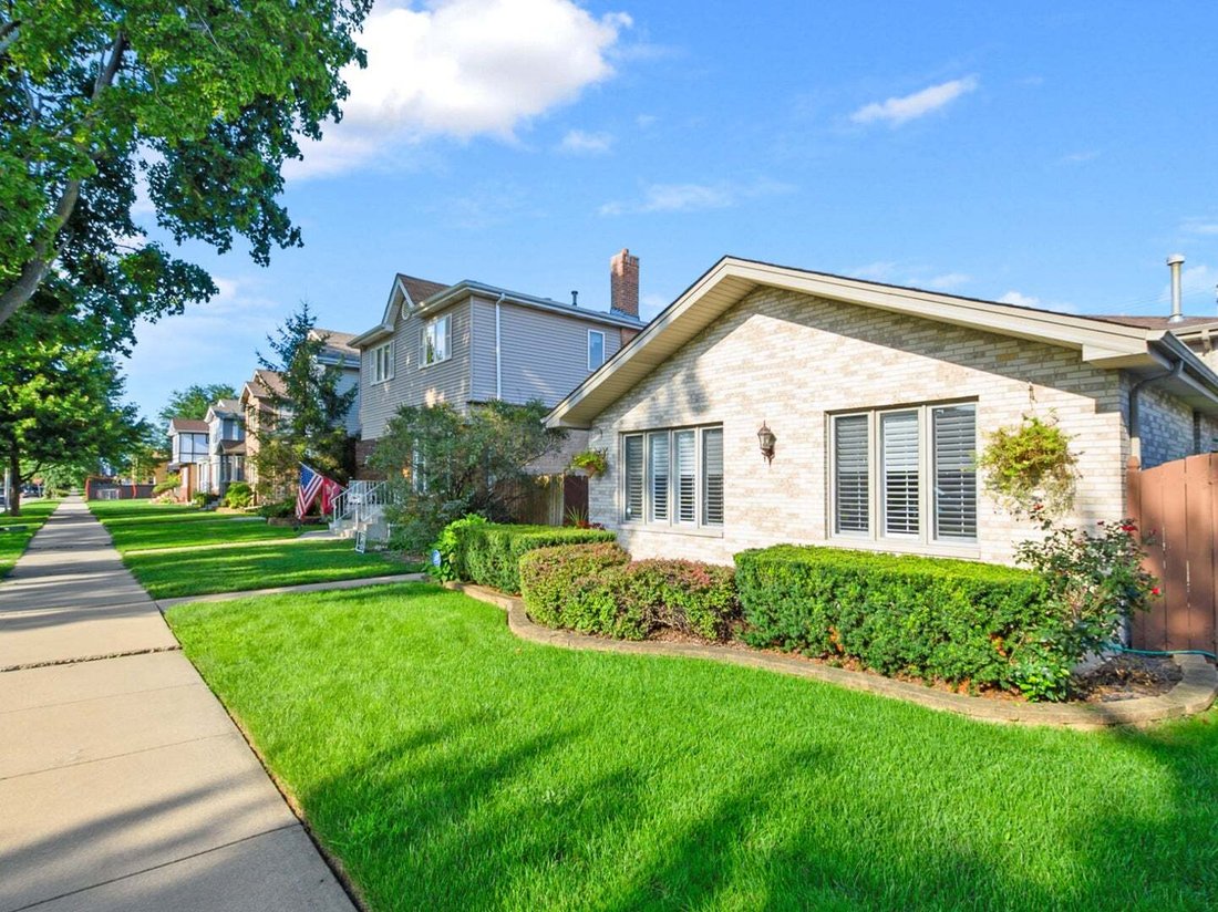 House in Chicago, Illinois, United States 2 - 18687813
