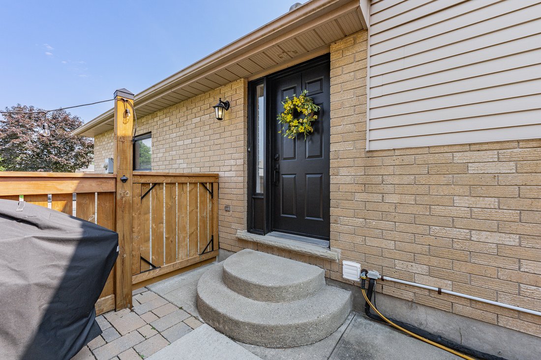 House in Cambridge, Ontario, Canada 4 - 18688437