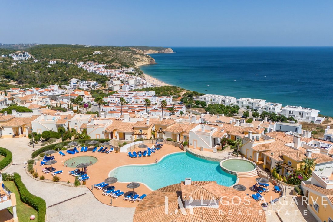 Townhouse in Budens, Algarve, Portugal 1 - 18691137