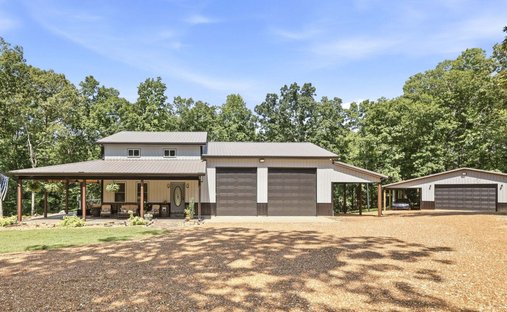 House in Dover, Tennessee, United States 1