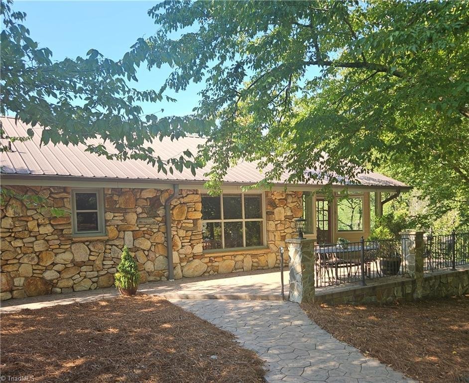 House in Walnut Cove, North Carolina, United States 1 - 18689763