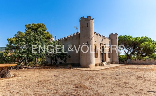 House in Districte 3, Badalona, Spain 1