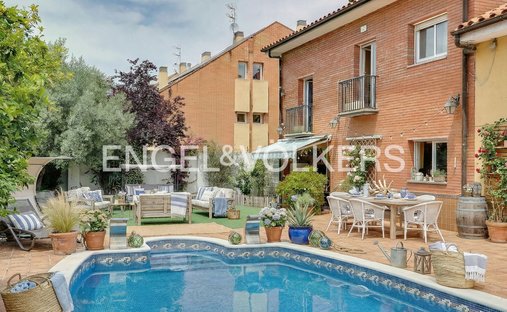 Maison à Cerdanyola del Vallès, Catalogne, Espagne 1
