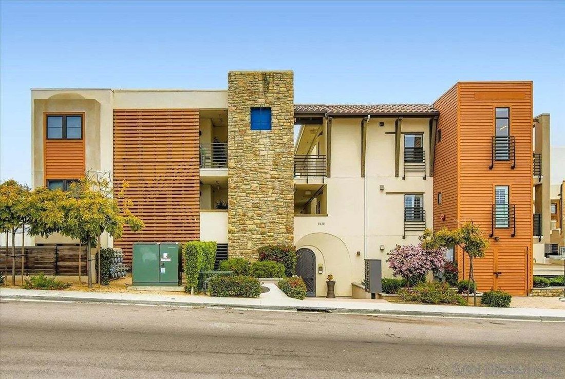 Condo in San Diego, California, United States 2 - 18690536
