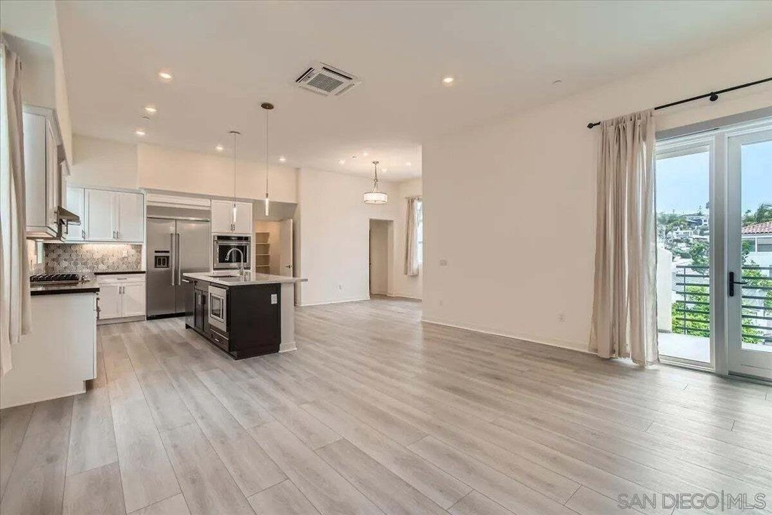 Condo in San Diego, California, United States 5 - 18690536
