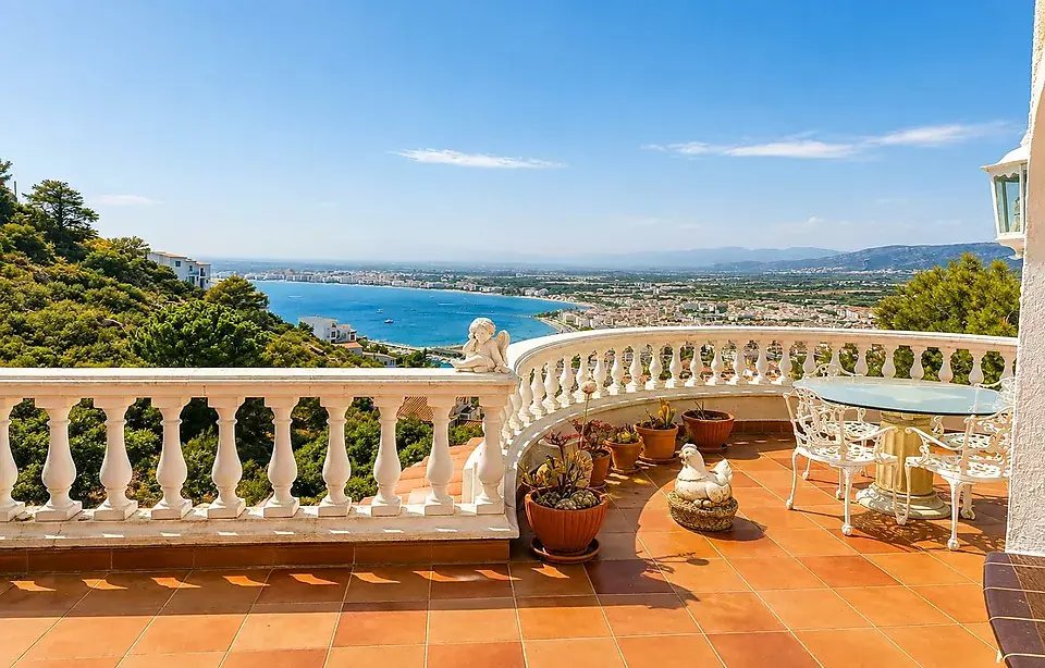 Villa in Roses, Catalonia, Spain 1 - 18687253
