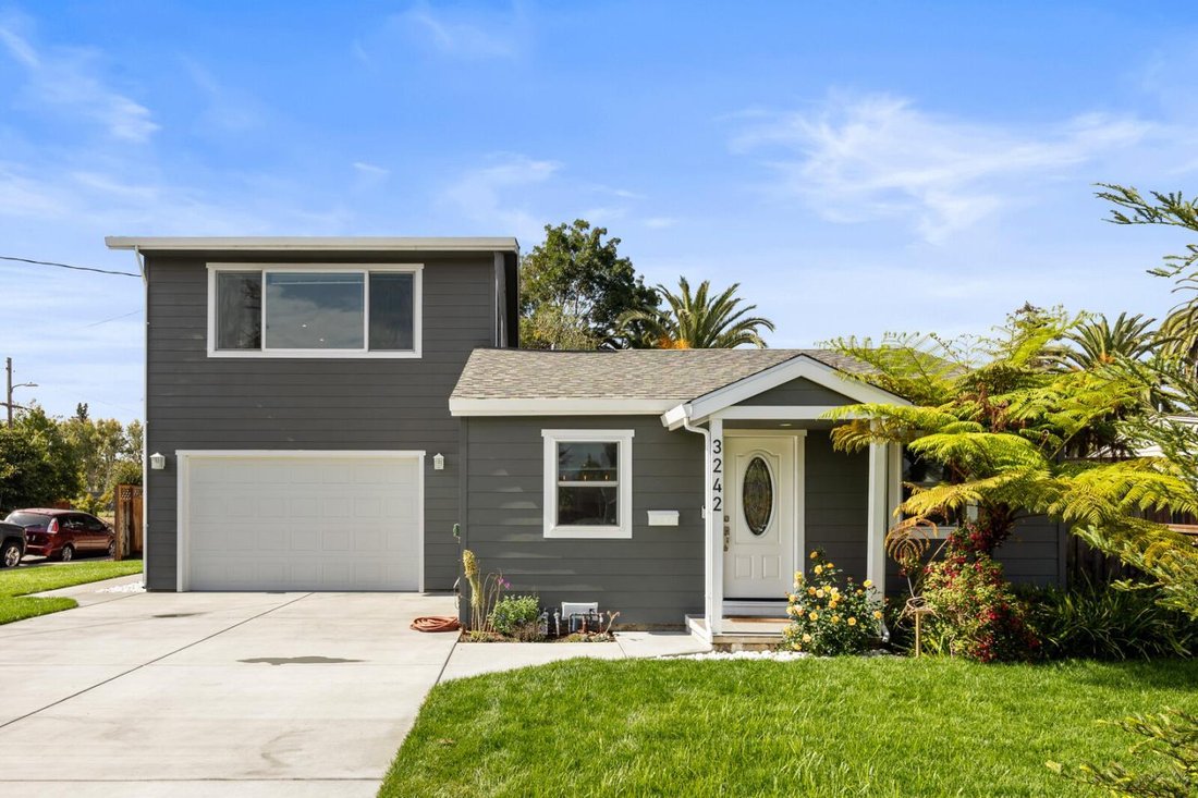 House in Redwood City, California, United States 5 - 18689758