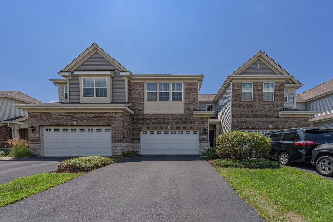 Condo in Naperville, Illinois, United States 1 - 18690440