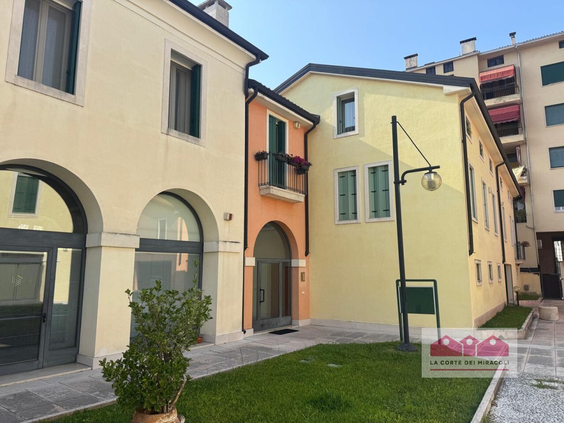 Apartment in Center, Vicenza, Veneto 1 - 18691394