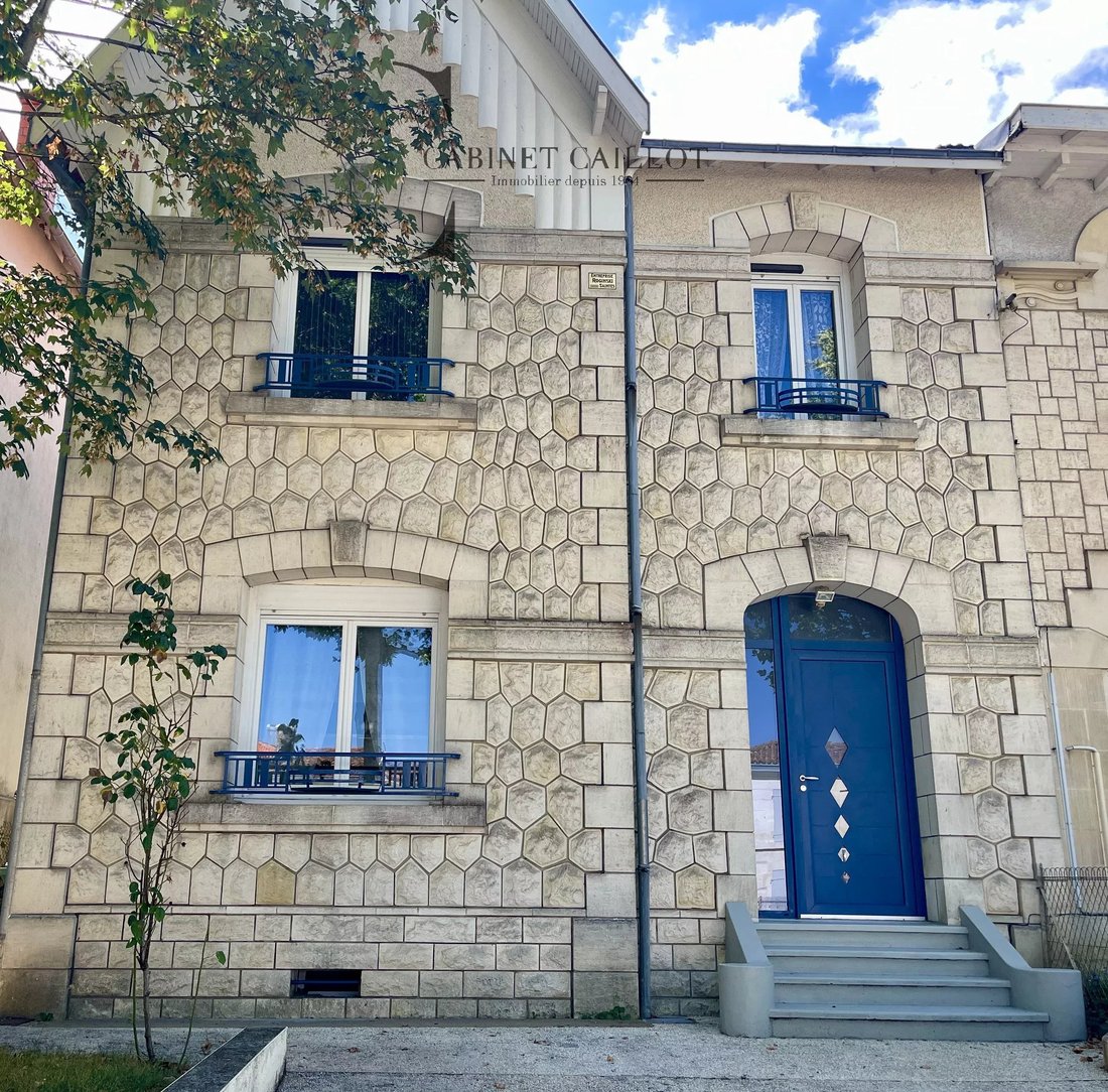 Townhouse in Centre, Saintes, France 2 - 18688088