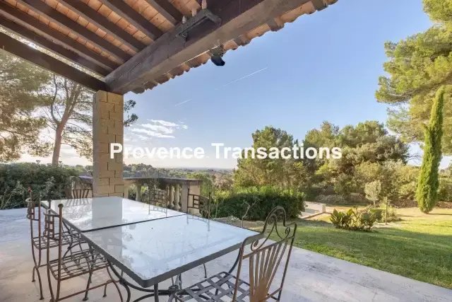 Estate in Beaumes-de-Venise, Provence-Alpes-Côte d'Azur, France 3 - 18281258