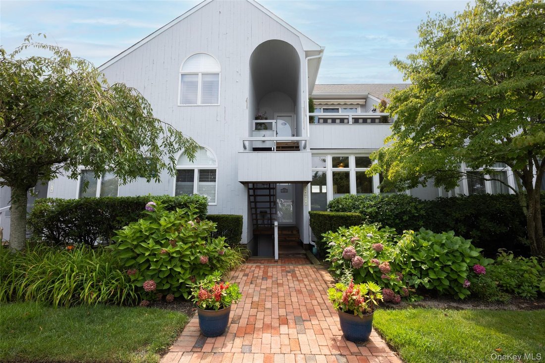 Condo in Southampton, New York, United States 1 - 18689472