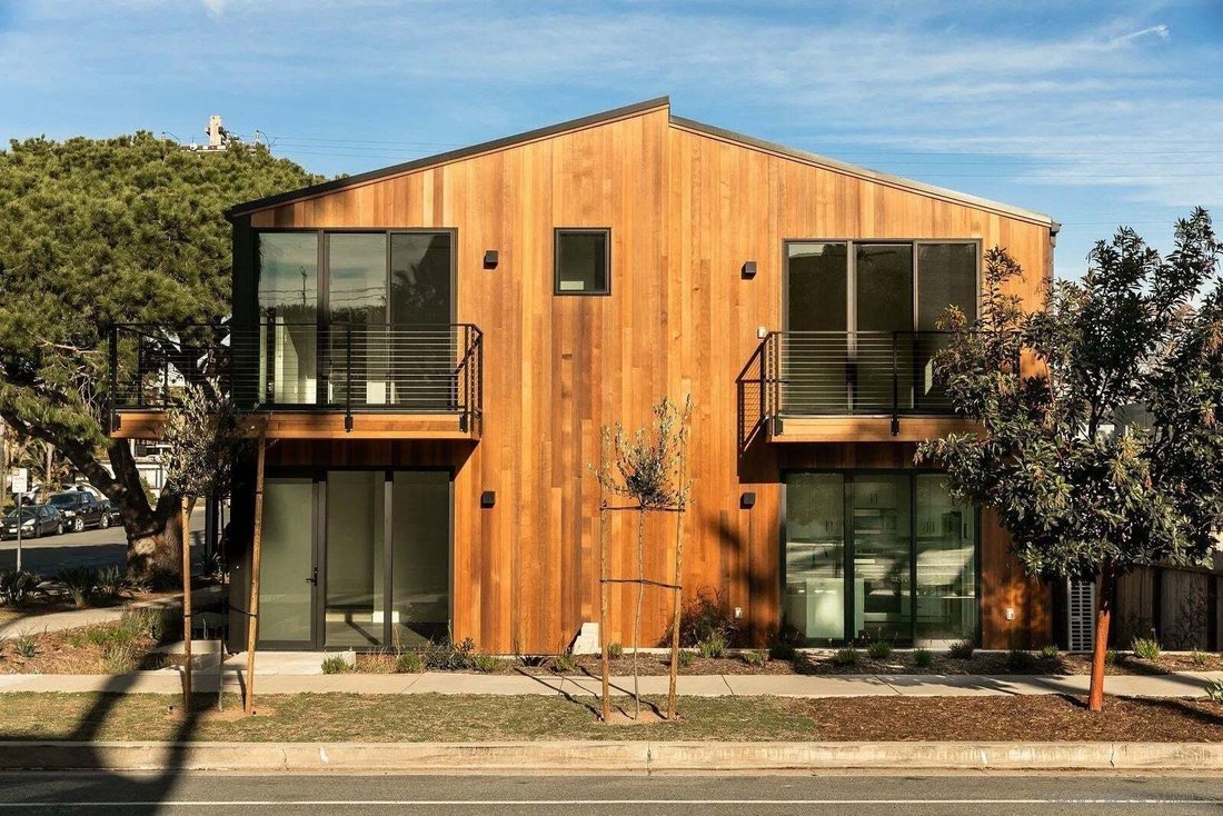 Encinitas, California, United States 2 - 18690602