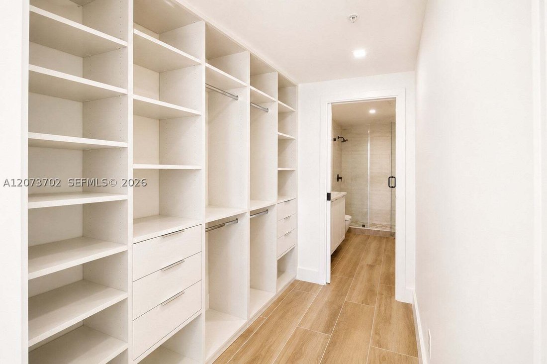 Condo in Miami Beach, Florida, United States 4 - 18689996