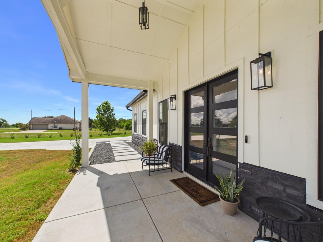 House in Sealy, Texas, United States 3 - 18690150