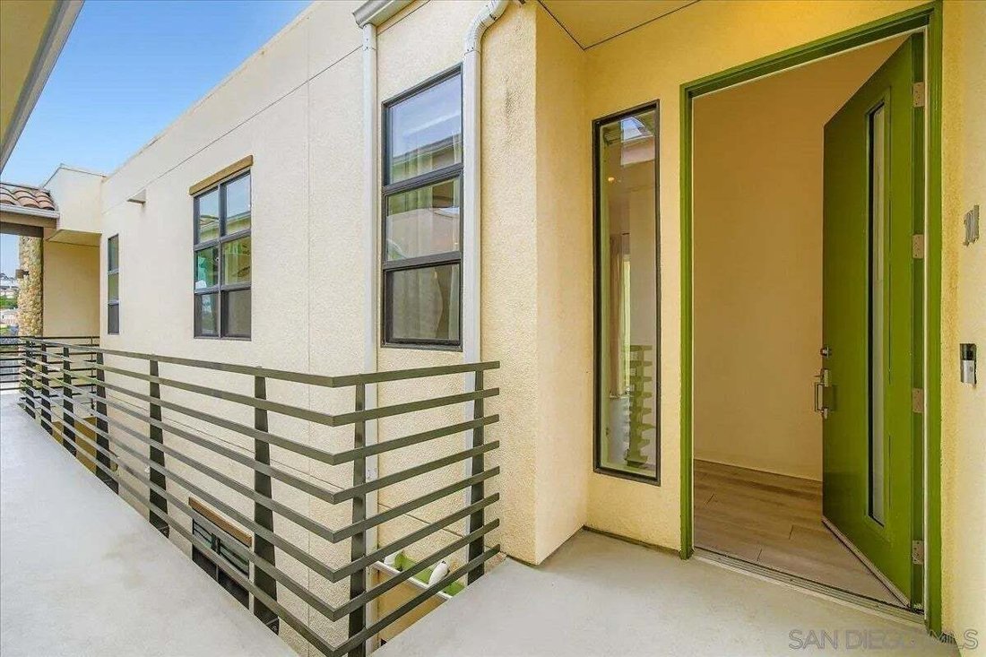Condo in San Diego, California, United States 3 - 18690536