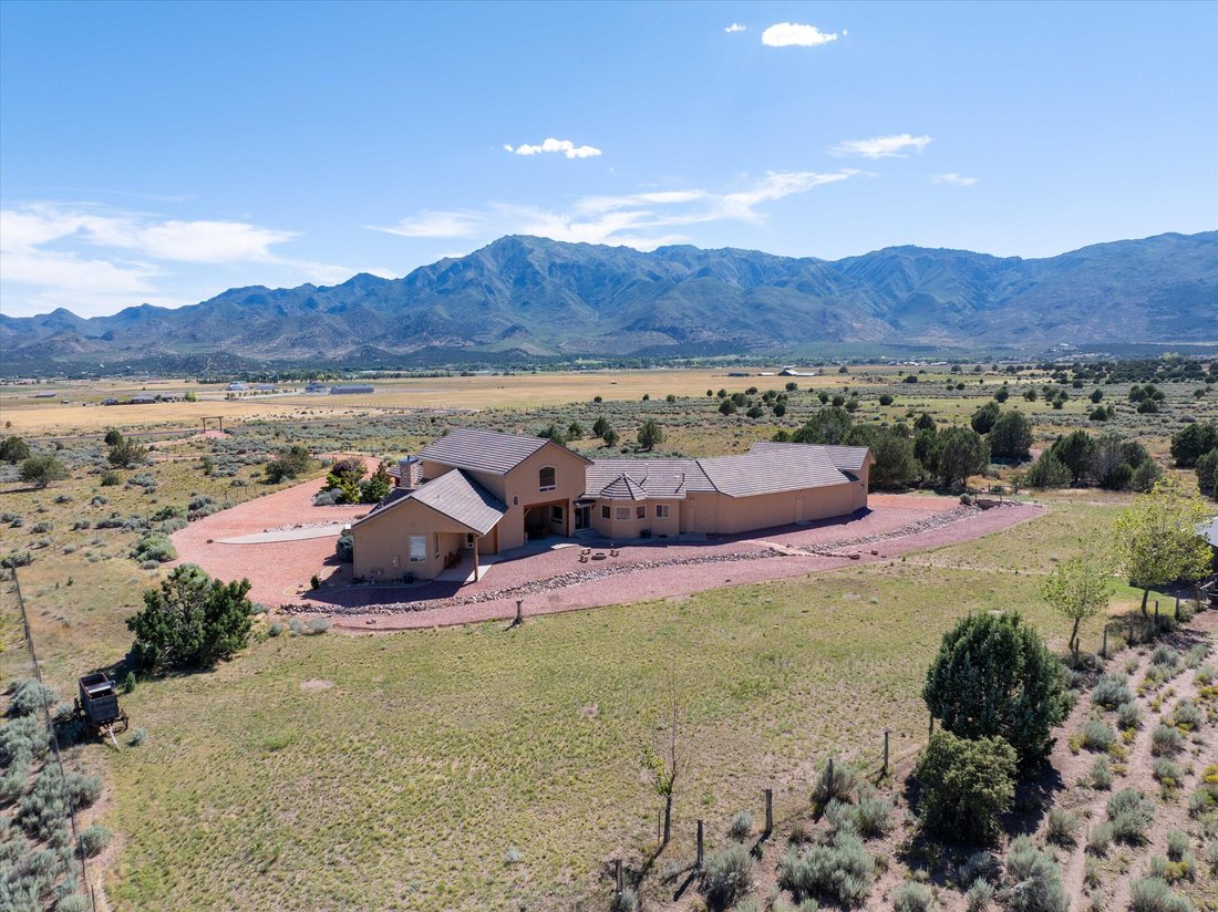 House in New Harmony, Utah, United States 3 - 18689613