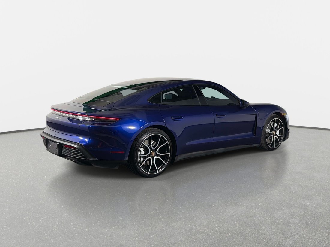 Sedan in Pompano Beach, FL, United States 5 - 18691244