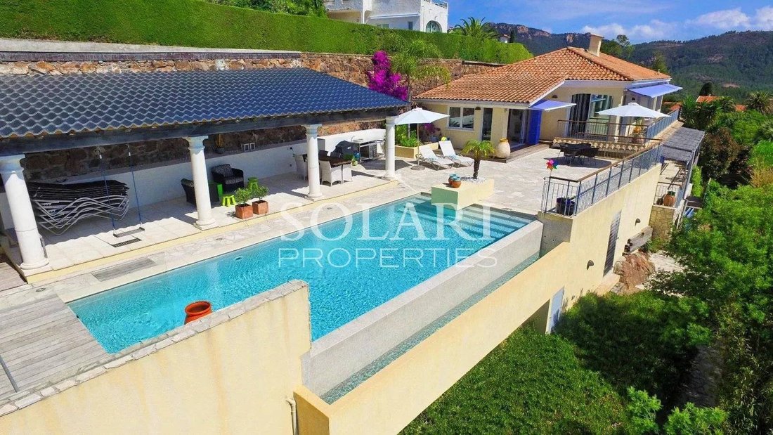 Villa in Théoule-sur-Mer, Provence-Alpes-Côte d'Azur, France 3 - 15664287