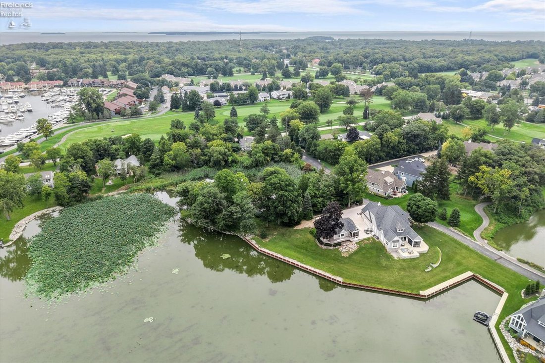 House in Port Clinton, Ohio, United States 3 - 18687704