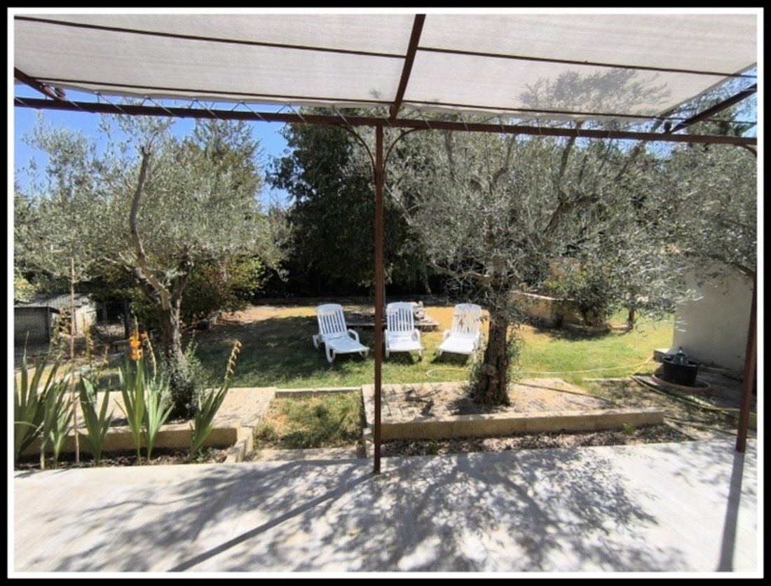 House in Ouest, Rochefort-du-Gard, France 2 - 18688373