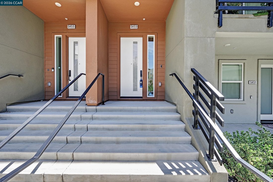 Townhouse in Dublin, California, United States 4 - 18689710