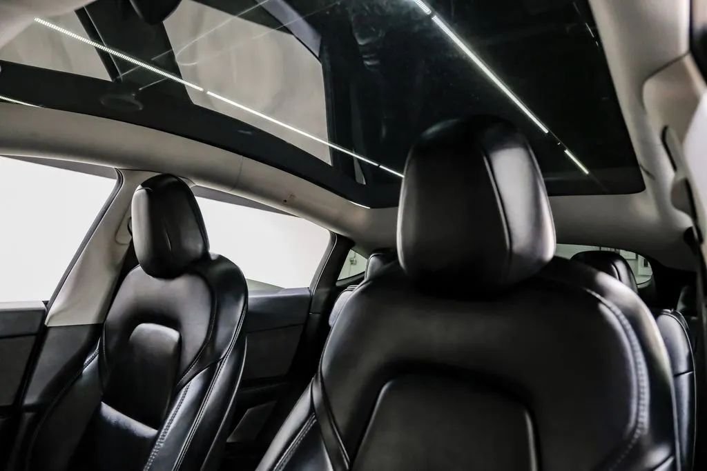 Suv in Garland, TX, United States 5 - 18691451