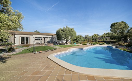 Bungalow in Calvia, Balearic Islands, Spain 1