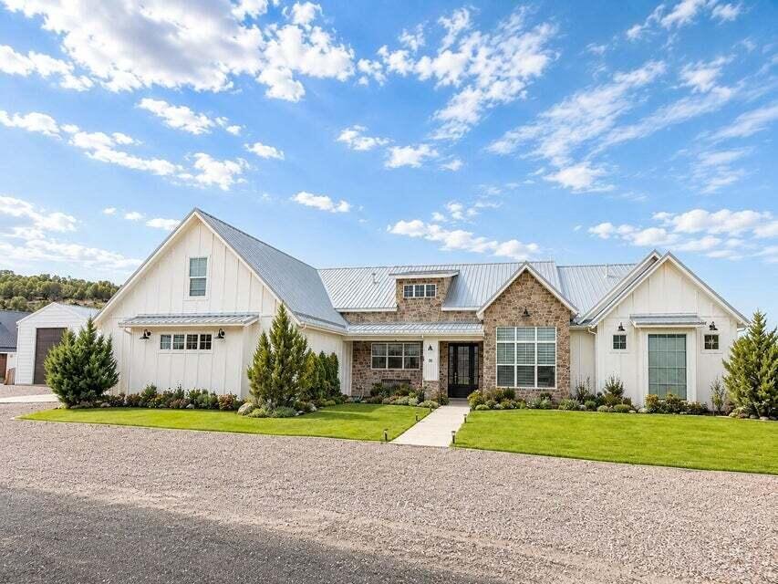 House in Enterprise, Utah, United States 1 - 18689612