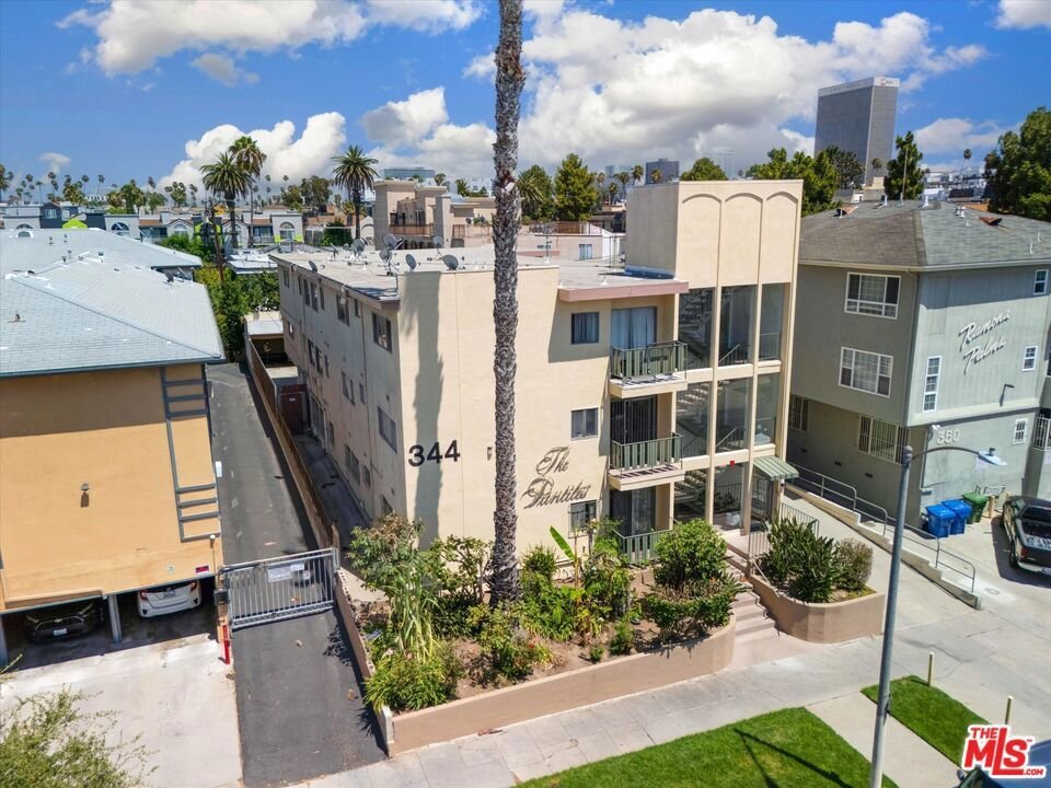 Los Angeles, California, United States 3 - 18689768