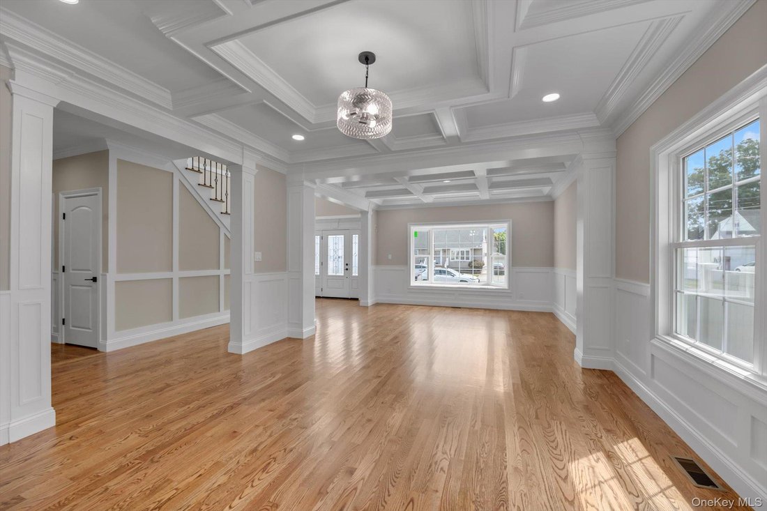 House in East Meadow, New York, United States 4 - 18655045