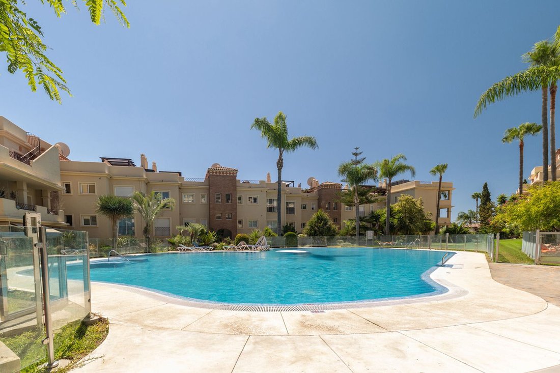 Penthouse in Cancelada, Estepona, Andalusia 3 - 18687448
