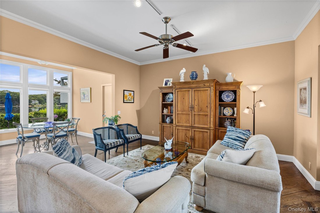 Condo in Southampton, New York, United States 5 - 18689472