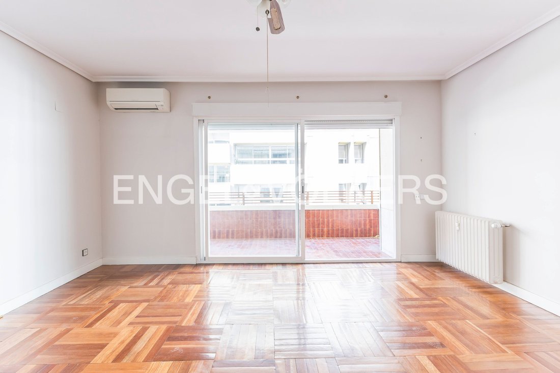 Wohnung in Chamberí, Madrid, Spanien 4 - 16704541