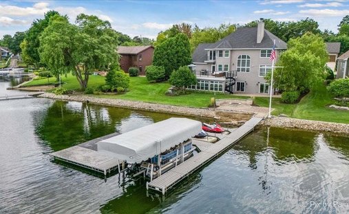 House in Lindenhurst, Illinois, United States 1