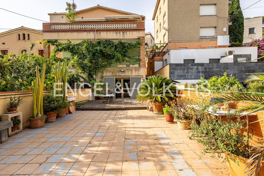 Andere in Sant Just Desvern, Katalonien, Spanien 1 - 18479264