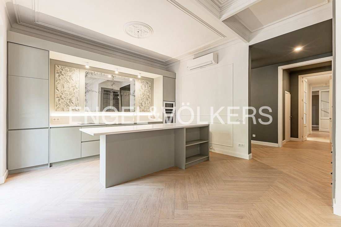 Apartment in Eixample, Barcelona, Spain 4 - 17631962
