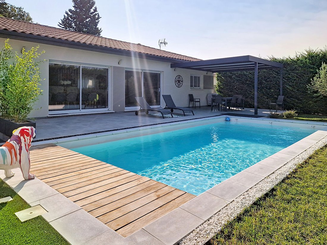 Villa in Pujaut, Occitania, France 1 - 18691410