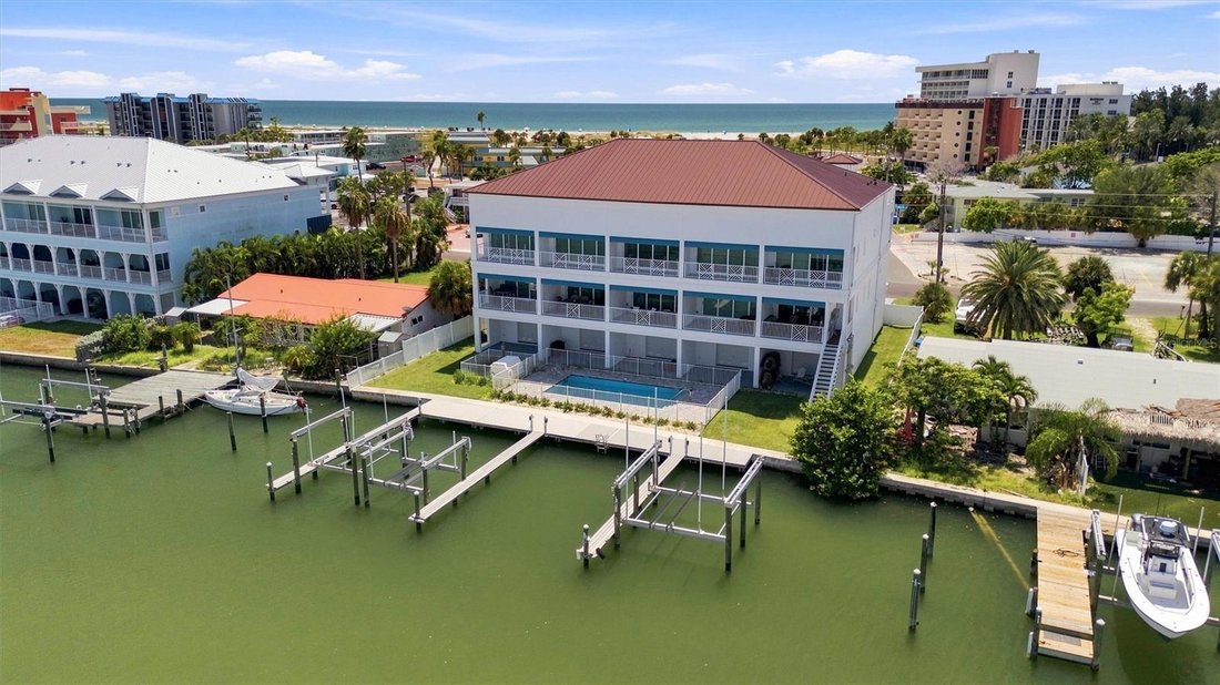 Townhouse in St. Pete Beach, Florida, United States 3 - 18689876