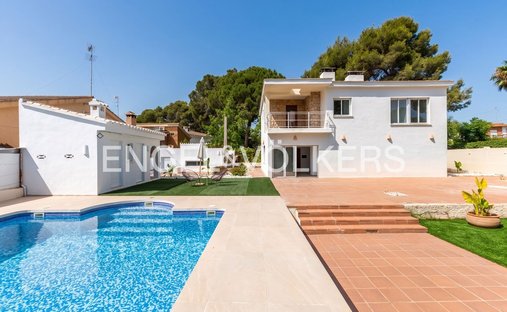House in Paterna, Valencian Community, Spain 1